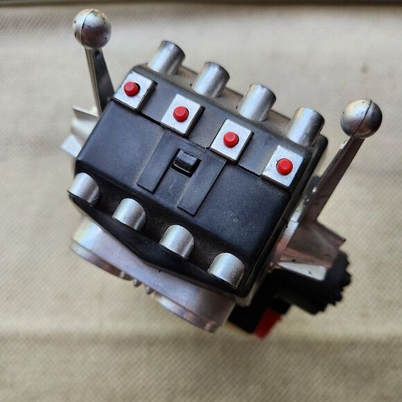 1981 Kamco SATURN Giant Walking ROBOT Battery Operated Toy Working Screen Lights - Picture 9 of 12